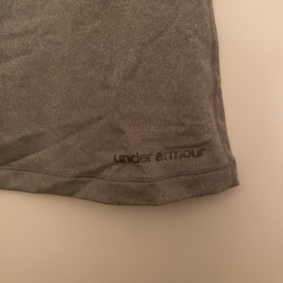 NEW** under armor heat gear tee - Picture 2 of 4